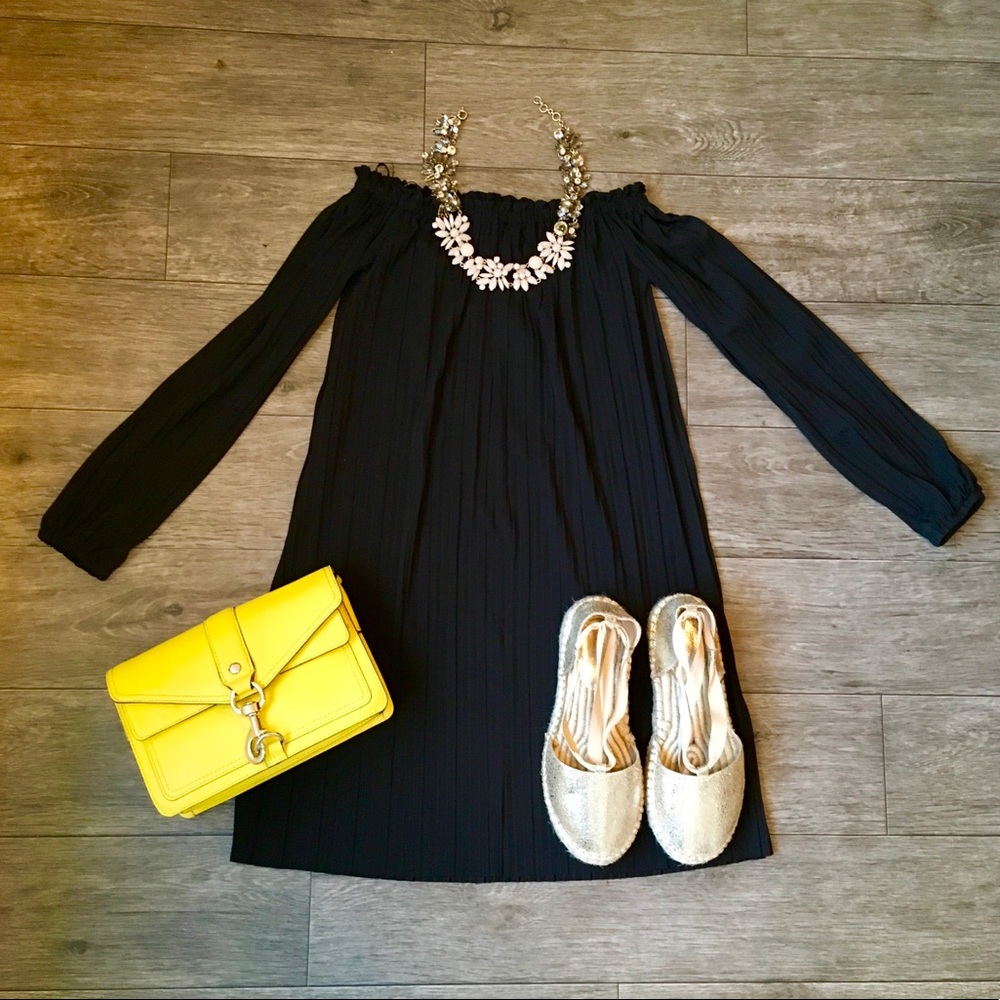 🌑 OFF THE SHOULDER LBD 🌑